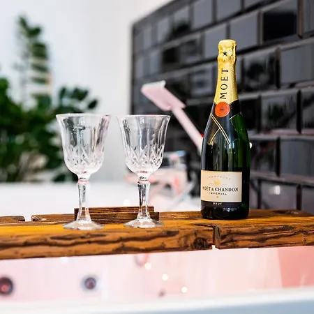 Livingroom 2 Z Wanna Z Hydromasazem Appartement Katowice